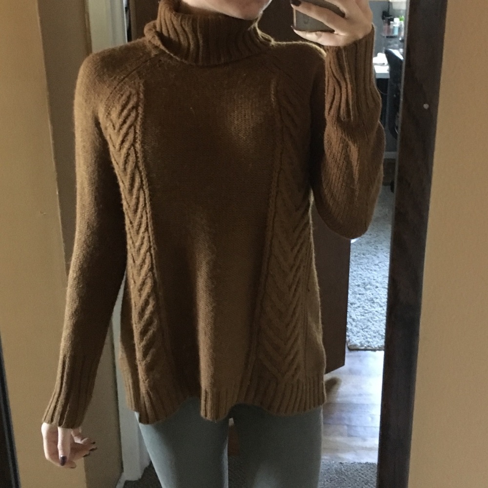 American Eagle Outfitters Sweater
